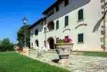 Agriturismo in Casentino Fattoria di Belvedere per vacanze in appartamenti singoli con piscina